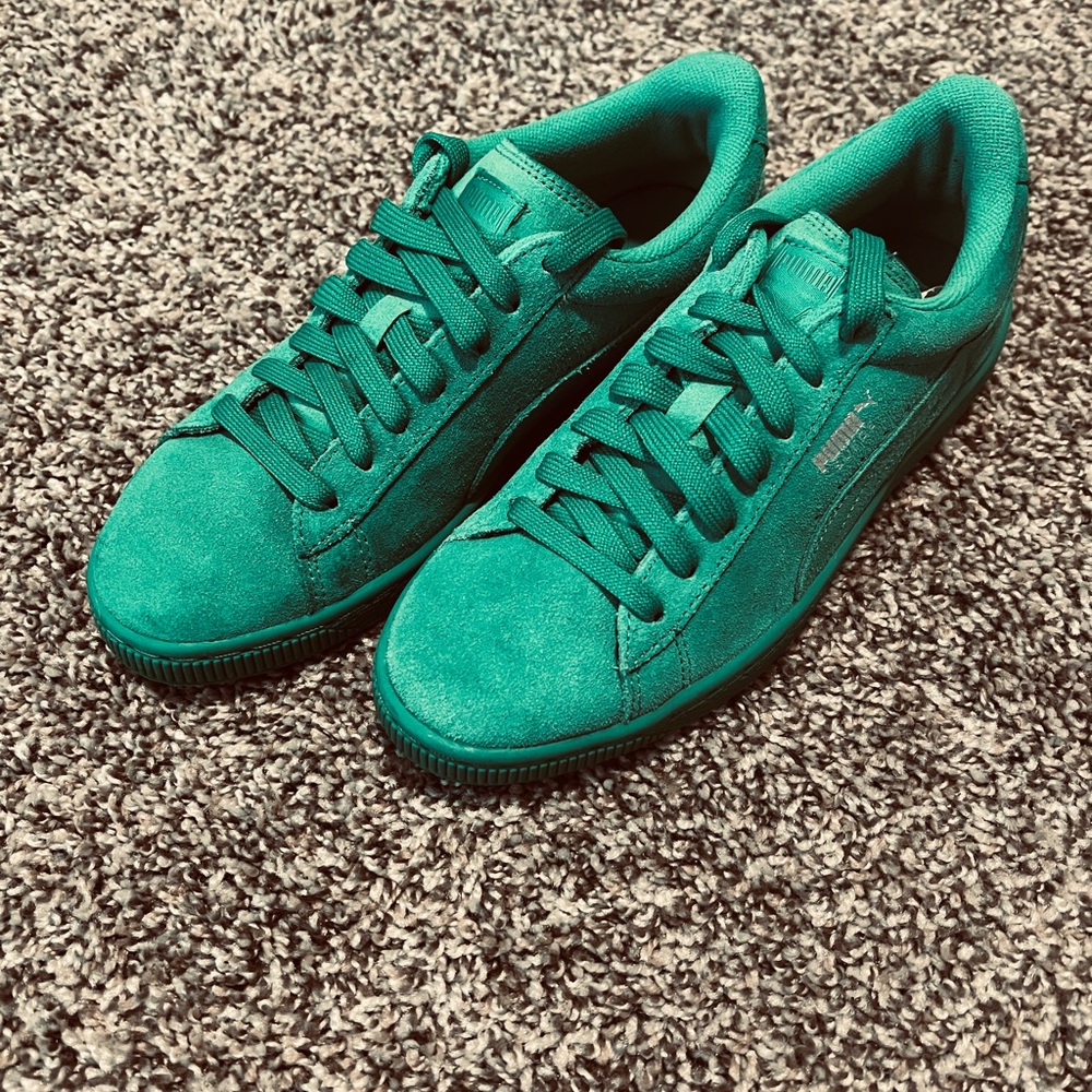 Puma All Green Suede Classic/Preowned/Size 6.5Y=8W (Runs half size small)